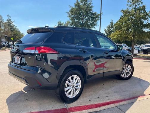 2025 Toyota Corolla Cross LE
