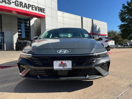 2025 Hyundai ELANTRA SEL