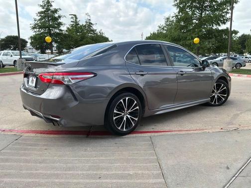 Predawn Gray Mica 2018 Toyota Camry SE