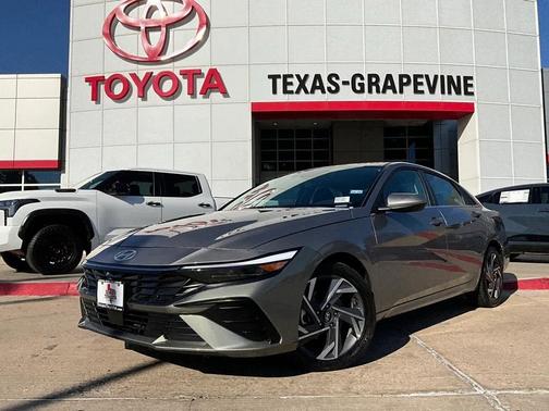 2025 Hyundai ELANTRA SEL