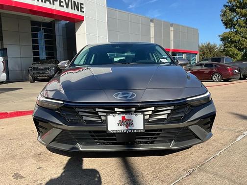 2025 Hyundai ELANTRA SEL