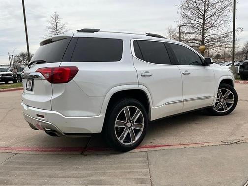 2017 GMC Acadia Denali