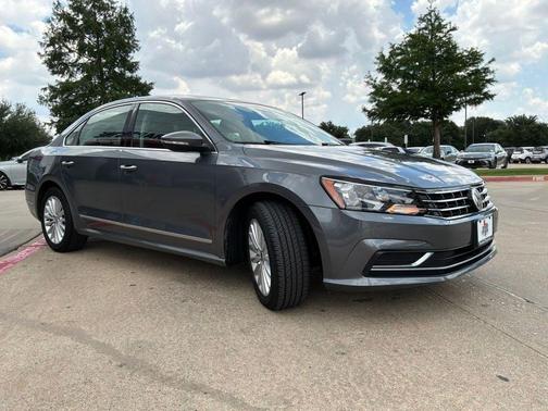 Platinum Gray Metallic 2016 Volkswagen Passat 1.8T SE