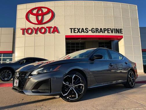 2025 Nissan Altima SR FWD