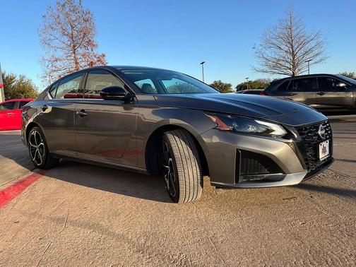 2025 Nissan Altima SR FWD