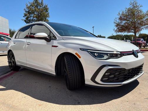 Opal White Pearl 2023 Volkswagen Golf GTI 2.0T SE DSG