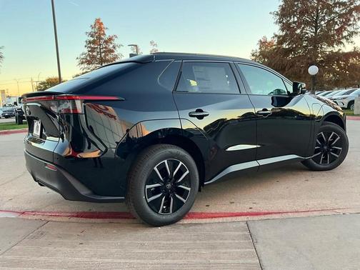2026 Toyota bZ XLE Plus