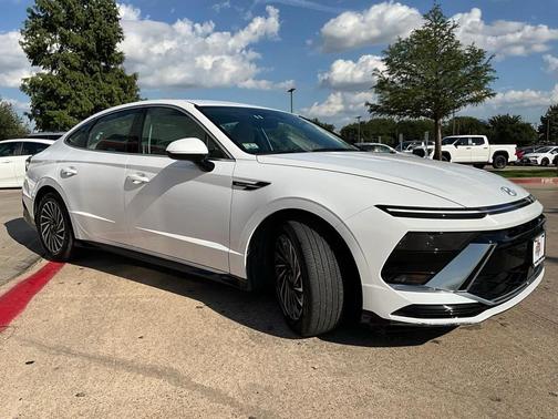 2024 Hyundai SONATA Hybrid SE