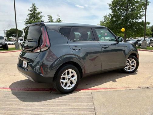 Gravity Gray 2025 Kia Soul LX