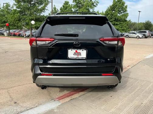 2025 Toyota RAV4 Hybrid SE