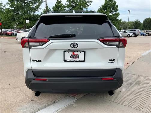 2025 Toyota RAV4 Hybrid XLE Premium
