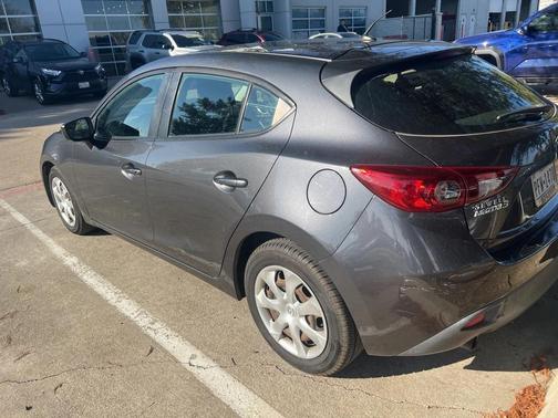 2016 Mazda Mazda3 i Sport