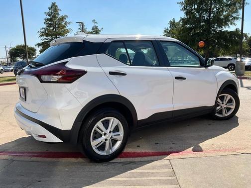 2024 Nissan Kicks S