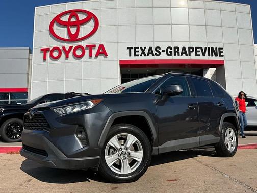 2020 Toyota RAV4 XLE
