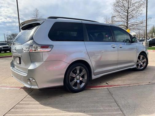 2015 Toyota Sienna SE