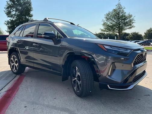 2025 Toyota RAV4 Hybrid SE