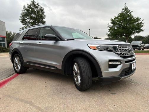 Silver Metallic 2024 Ford Explorer Limited