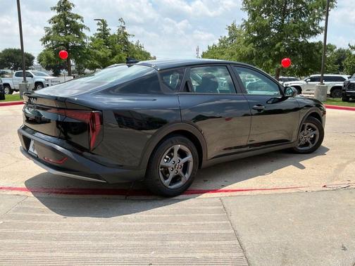 Aurora Black Pearl 2025 Kia K4 LXS
