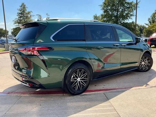 2021 Toyota Sienna Limited 7-Passenger