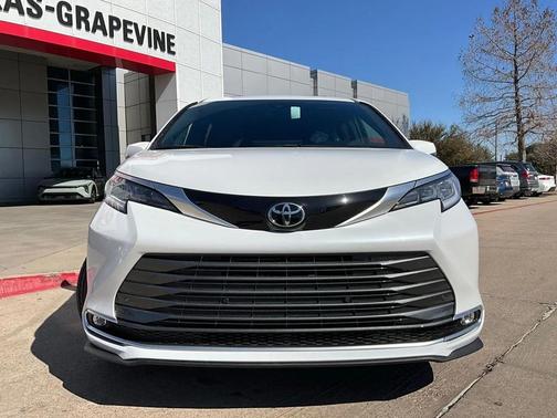 2026 Toyota Sienna Limited