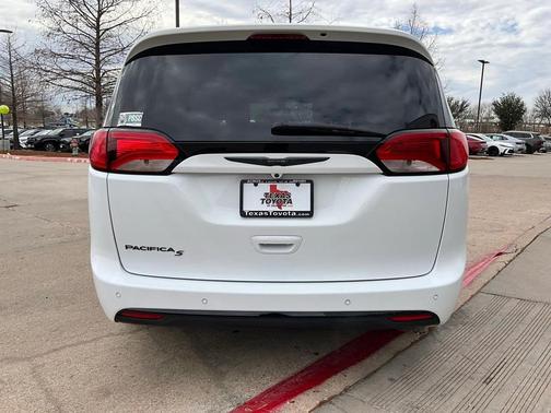 2020 Chrysler Pacifica Touring-L Plus