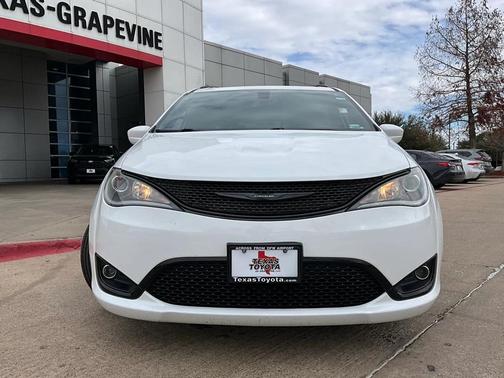 2020 Chrysler Pacifica Touring-L Plus