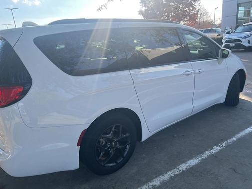 2020 Chrysler Pacifica Touring-L Plus