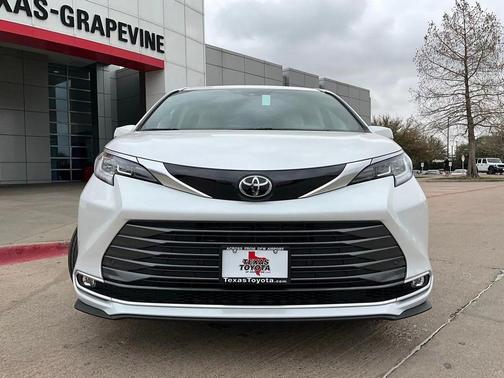 2026 Toyota Sienna Limited