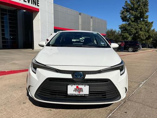 2025 Toyota Corolla Hybrid LE