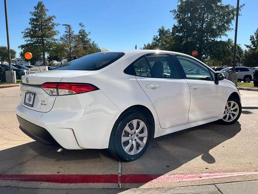 2025 Toyota Corolla Hybrid LE
