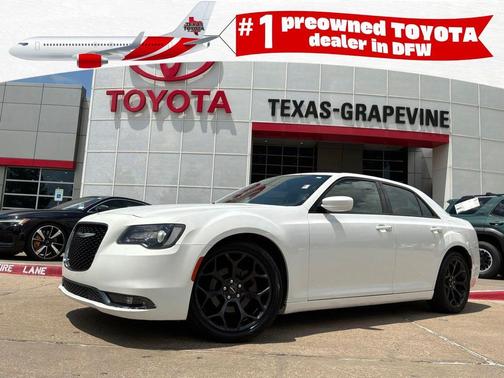 Bright White Clearcoat 2019 Chrysler 300 S