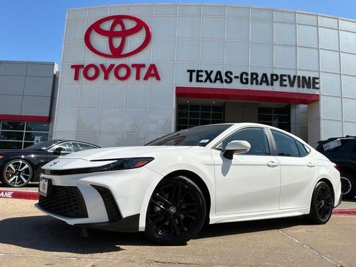 Ice 2025 Toyota Camry SE