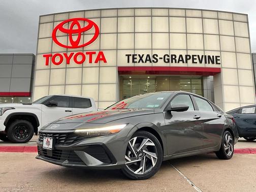 2025 Hyundai ELANTRA SEL