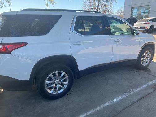 2020 Chevrolet Traverse LT Leather