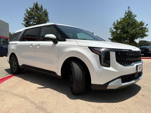 Snow White Pearl 2026 Kia Carnival LXS