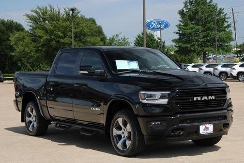 Photo 4 of 23 of 2020 RAM 1500 Laramie