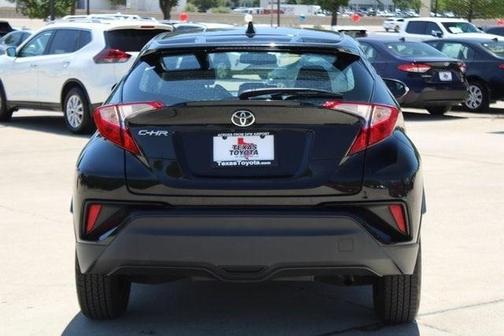 Photo 5 of 28 of 2019 Toyota C-HR LE