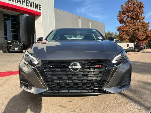 2025 Nissan Altima SR FWD