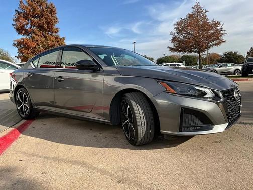 2025 Nissan Altima SR FWD