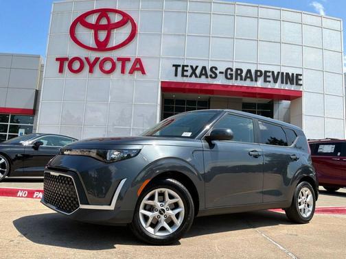 Gravity Gray 2025 Kia Soul LX