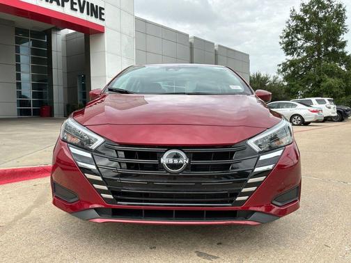 Scarlet 2025 Nissan Versa 1.6 SV
