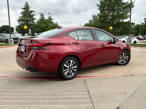 Scarlet 2025 Nissan Versa 1.6 SV