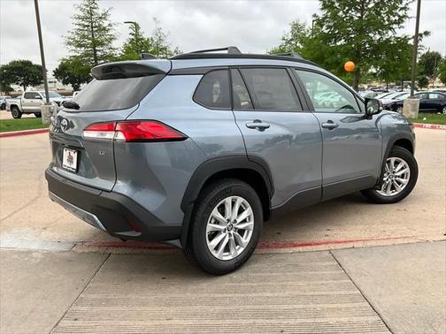2025 Toyota Corolla Cross LE
