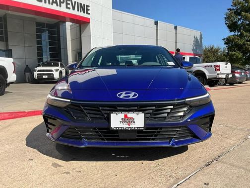 2025 Hyundai ELANTRA SEL