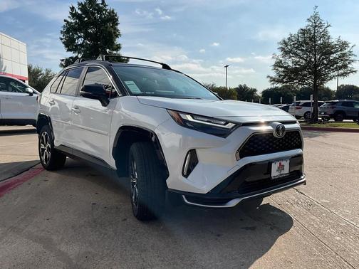 2025 Toyota RAV4 Hybrid SE