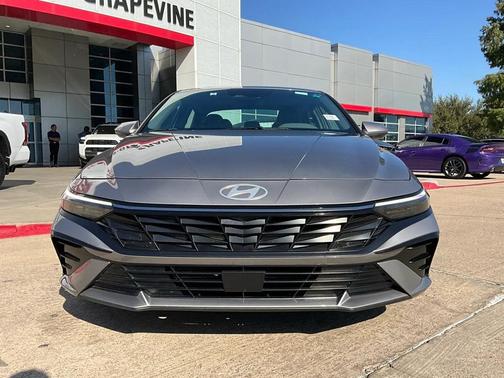 2025 Hyundai ELANTRA SEL