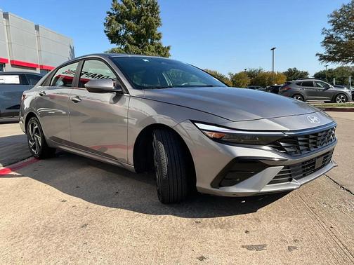 2025 Hyundai ELANTRA SEL