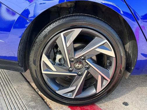 2025 Hyundai ELANTRA HEV Limited