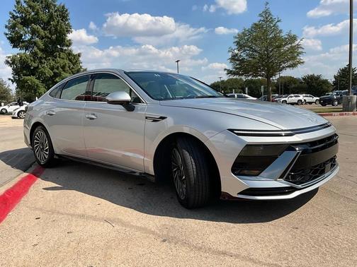 2024 Hyundai SONATA Hybrid SE