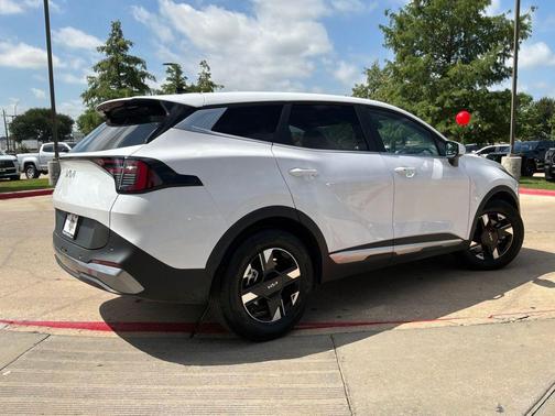 Glacial White Pearl 2026 Kia Sportage LX